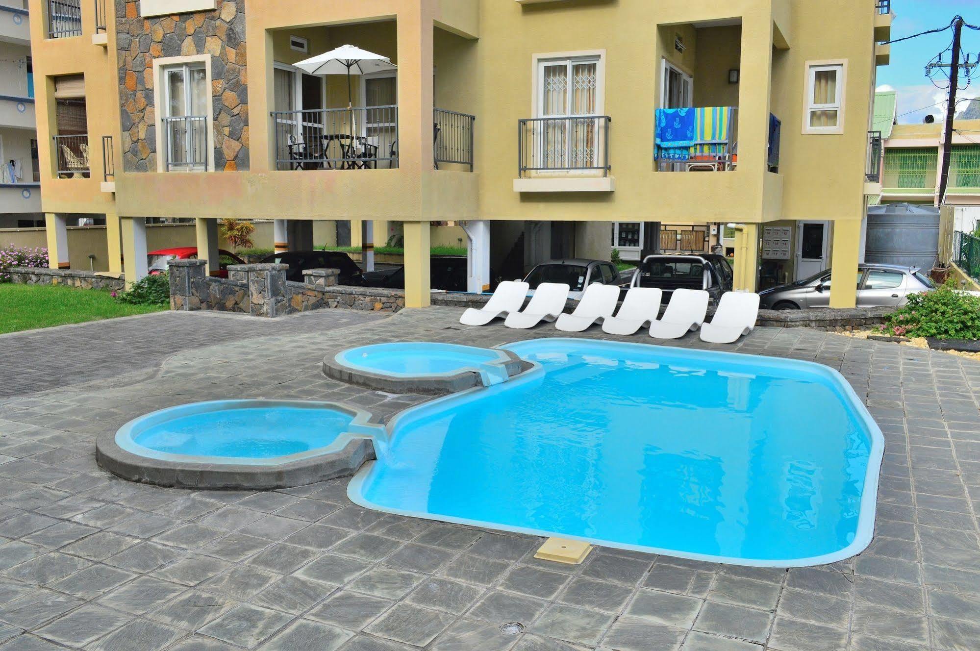 Paradya Beach Apartments Flic-en-Flacq Eksteriør bilde